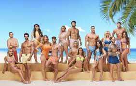 Scopri come vedere love island italia in. The Best British Shows You Should Be Watching Love Island Tv Show British Tv Mysteries New Tv Series