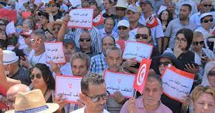 وحسب ما عاينته سكاي نيوز عربية، فإن المظاهرة تشهد مشاركة أعداد غفيرة من المحتجين، الذين منعتهم القوات. Ù…Ø¸Ø§Ù‡Ø±Ø© ÙÙŠ Ø¨Ø±Ù„Ù…Ø§Ù† ØªÙˆÙ†Ø³ Ù„Ø§ Ù„Ù„Ø¥Ø±Ù‡Ø§Ø¨ ÙÙŠ Ù…Ø¬Ù„Ø³ Ø§Ù„Ù†ÙˆØ§Ø¨ Ø£Ø®Ø¨Ø§Ø± Ø³ÙƒØ§ÙŠ Ù†ÙŠÙˆØ² Ø¹Ø±Ø¨ÙŠØ©