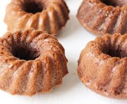 Eiweiss Kuchlein Mit Walnussen Rezept Mini Gugelhupf Rezept Eiweiss Kuchen Miniguglhupf Rezepte