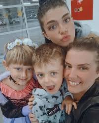 Romana assinala 5.º aniversário do filho mais novo com imagens únicas: “Meu  tesouro mais pequenino”