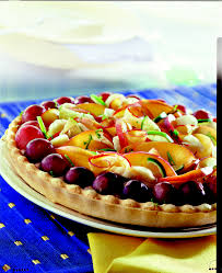 La crema è senza uova, senza latte, senza farina, completamente gluten free. Crostata Alla Crema Di Banane Con La Frutta
