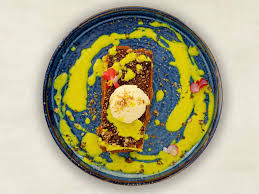 Placinta cu dovleac se numara printre deserturile preferate ale copilariei, iar mirosul inconfundabil de dovleac copt cu siguranta ii imbie pe cei mai separat, poti prepara umplutura. Placinta Cu Dovleac Mere Sos De Vanilie Si Inghetata Craft Pub Craiova