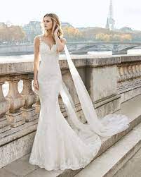 Das brautkleid oder hochzeitskleid wird von der braut zur hochzeitszeremonie getragen. Brautkleider Formen Schnitte Alle Varianten Von Fit N Flair Bis A Linie Kleid Hochzeit Pinkfarbene Hochzeitskleider Brautkleid Spitze