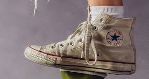 Removing yellow bleach stains using vinegar and detergent. How To Clean White Shoes That Turned Yellow Shoe Shoes Fashion Sneakers Style Shoesaddict Nik How To Clean White Shoes White Shoes White Leather Shoes