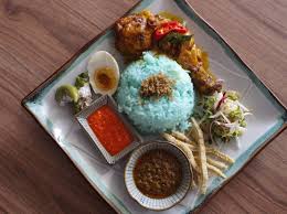 Yati ayam percik ile i̇lgili : 16 Best Places In Kl To Satisfy Your Cravings For Nasi Kerabu Ninechefs