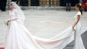 Sarah burton arrived at the prestigious fashion house straight from college and has since taken the brand from strength to strength. Designer Suing Alexander Mcqueen Over Kate Middleton S Wedding Dress 9style