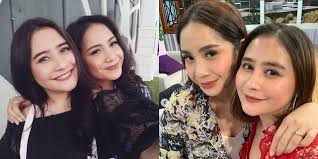 Prilly latuconsina akui syle nya mengikuti gaya selena gomez. Disebut Kembar Intip Kebersamaan Nagita Dan Prilly Latuconsina Dream Co Id