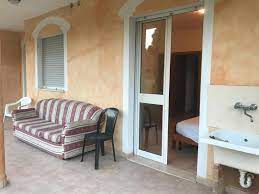 L'agenzia immobiliare calderisi propone nel comune di san benedetto del tronto zona municipio un appartamento posto al piano ottavo con ascensore balconi verandati con vista mare camere da letto 3 salone tinello cucinino. Appartamento In Affitto A San Benedetto Del Tronto Cod 953