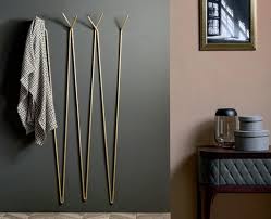 Una bocca, una lampadina, un rubinetto per un ambiente che predilige il moderno astrattismo e un design surrealista. Quale Appendiabiti Design Scegliere Per La Propria Casa