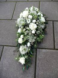 Celebrate your love for star wars with one of these 25+ star wars day ideas. Pin By Inis On Begravelse Funeral Flowers Funeral Flower Arrangements Funeral Floral Arrangements