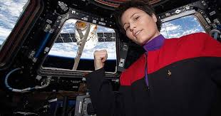 Thread has 1 total reminder the producers opted instead to use a combination of the uniforms from star trek: Astronaut Dressed In Star Trek Uniform Went Viral Again After The First All Female Spacewalk Small Joys