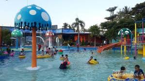 Seru Bisa Main Air Dan Salju Di Waterpark Semarang Ini