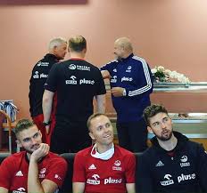 Zobacz najciekawsze publikacje na temat: Polska Siatkowka Na Instagramie To Zdjecie Zdecydowanie Czeka Na Wasza Kreatywnosc Czekamy Na Wasze Propozycje Podpisu Dialo Sports Jersey Sports Jersey
