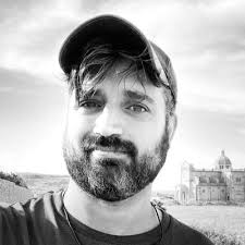 Dewi lloyd (@dewilloyd)