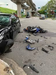 Browse sgnews whenever you want to know what is happening in sg. Collision Between Grabfood Rider And Phv Driver At Sengkang Sends Rider To Hospital The Independent Singapore News