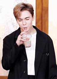 Choi han sol / chwe han sol · nationalité : Seventeen Vernon Gif Seventeen Vernon Hansol Vernon Chwe Discover Share Gifs