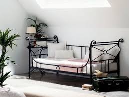 Facile à travailler, il est prisé. Epingle Sur Coussin Pour Palette