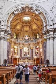 I don't really know what a gorgon is like, but i am quite sure, that lady bracknell is one. Sah Blog