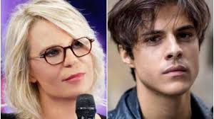 Un anno dalla morte di Michele Merlo, Maria De Filippi: “Il suo ricordo  sempre con me”