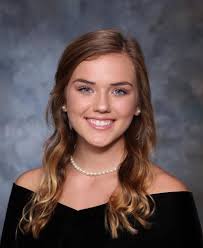 Fontainebleau High celebrates seniors, names five top students