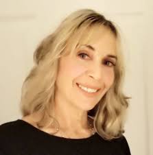 Hello! Who do you recommend for a custom birthday cake? Thanks in advance!  🎂