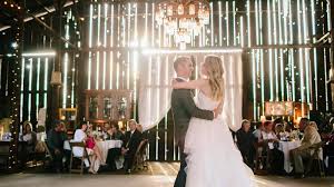 Una canción tradicional infantil para dedicar a los papás. Cual Elegirias Tu 10 Canciones Hermosas Que Podrian Ser Tu Primer Baile En La Boda Ocean Drive Venezuela