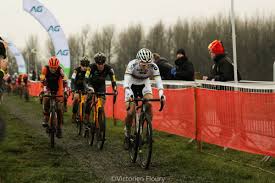Le dernier cyclo cross qui a eu lieu à bogense a été remporté par mathieu van der poel (corendon) en solitaire et chez les dames c'est sanne cant ( champion du monde) qui a été victorieuse. Championnats De Belgique 2019 Le Debrief Actualite Velo Cyclo Cross