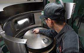 超精密ロータリー研削 | 丸和機械株式会社