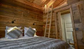 Chambre Esprit Montagnard Et Contemporain Decoration Chaleureuse La Clusaz Bedroom Bed Interiordesign Maison Et Appartement Louer Un Appartement Maison