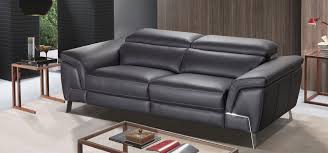 Un divano lineare da due, tre o quattro sedute si presta ad aderire alla parete del soggiorno accompagnato magari ai lati da una. Divani Ecilogici Divano Di Design Collezione Azur Casa Sofa Givenchy And
