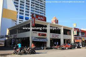 Kfc sebagai market leader menerapkan strategi moble defense yaitu strategi pertahanan bergerak dalam kondisi bertahan dengan cara meningkatkan penjualan serta menekan biaya. Kfc Restaurants In Penang