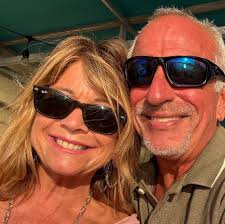 Does anyone know what months allegiant flies from Belleville to FLL?