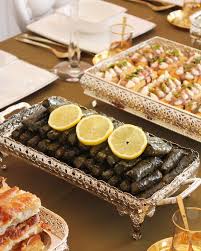 Yaprak Sarmasi Sevmeyen Yoktur Zeytinyagli Bol Limonlu Olunca Tadina Doyum Olmuyor Food Cheese Board Cheese