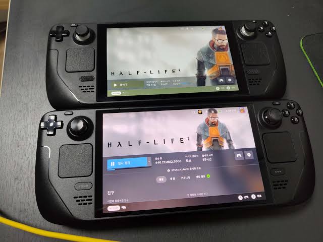 Melhores fotos do Steam Deck Oled de 512gb Glossy, junto com comparações com o LCD Deck e o Rog Ally. : r/SteamDeck