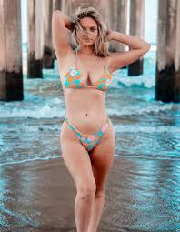 Sydney Calhoun - Free pics, galleries & more at Babepedia