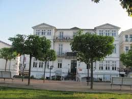 Das großzügige haus pommern befindet sich in einer ruhigen, entspannten und grünen lage in zingst. Haus Pommern Pension Haus Pommern Ahlbeck Holidaycheck Mecklenburg Vorpommern Deutschland