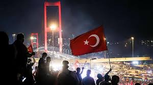 Başkentte vatandaşların tankların önüne geçerek darbe girişimine karşı tepki gösterme anları. 15 Temmuz Kahramanlarina Armaganimizdir