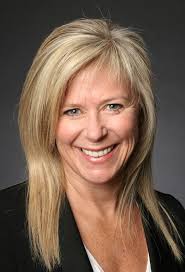 Beth Hustad's Instagram, Twitter & Facebook