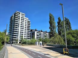So is the basque saying that is prominently written in euskera on the entrance to martin berasategui's flagship restaurant. File Lasarte Oria Ibaiaren Aldamenean Jpg Wikimedia Commons