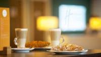 There are 150 guest rooms divided over nine floors including six rooms that are suitable for people. Holiday Inn Express London Limehouse An Ihg Hotel London Updated 2021 Prices