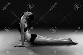 Check spelling or type a new query. Yoga Asanas Schone Sexy Korper Der Jungen Frau Auf Schwarzem Hintergrund Lizenzfreie Fotos Bilder Und Stock Fotografie Image 53553815