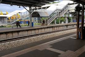 The shah alam komuter station is a komuter train station located in seksyen 19, shah alam, selangor, malaysia.it is served by the ktm komuter's port klang line. Shah Alam Ktm Station Klia2 Info