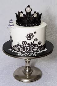 Black And White Crown Black And White Bling Crown Cake Crown Handmade By Me Out Of Sugar Then Blinged Up With Jewels An White Birthday Cakes Cool Birthday Cakes Birthday Cake Crown