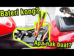 Bateri kering tak perlu tambah air dan ianya free maintenance. Cara Jump Start Motor Guna Bateri Kereta Youtube