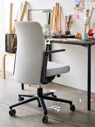 What Apple S New Office Chairs Reveal About Work In 2018 Furniture Design Inspiration Office Furniture Modern Contemporary Furniture Design