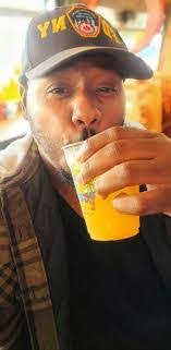 Michael Perin's Instagram, Twitter & Facebook