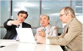 Conform legii 230/2007, ar trebui sa predau aceasta functie unui membru din comitetul executiv al asociatiei de presedintele de asociatie exercita functia prin contract de mandat , nu este angajat. Comitetul Executiv Al AsociaÈ›iei De Proprietari Stanleypm