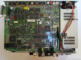 Sie wird einfach gegen die originalkarte getauscht und bietet durch verstärkung und pufferung des videosignals ein deutlich verbessertes bild. Commodore Cdtv Floppy Drive Remote Control Mouse Nightfall Blog Retrocomputermania Com
