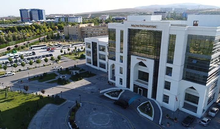 Selçuk Üniversitesi Kampüsü Ve Öğrenci Hayatı - Eğiticinin Eğitimi