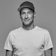 Mirco Nontschew Ist Tot Komiker Stirbt Im Alter Von 52 Jahren Bekannt Aus Rtl Samstag Nacht Und Lol Last One Laughing Tv Wunschliste